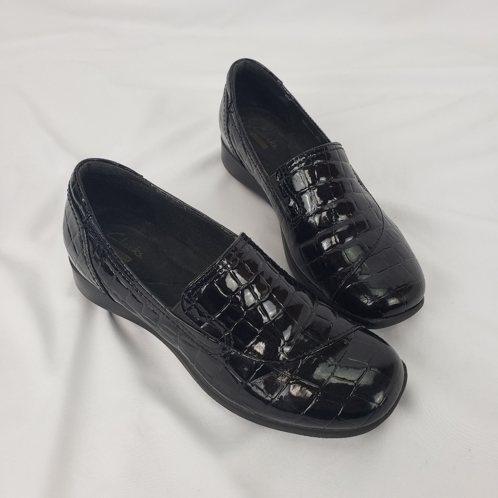 Clarks Women's Faux Patent Leather Croc Slip On 6